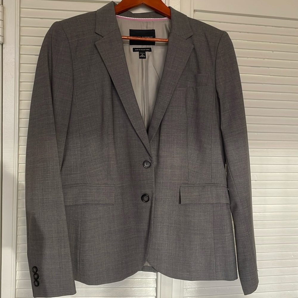 Grey ladies Banana Republic blazer size 14.